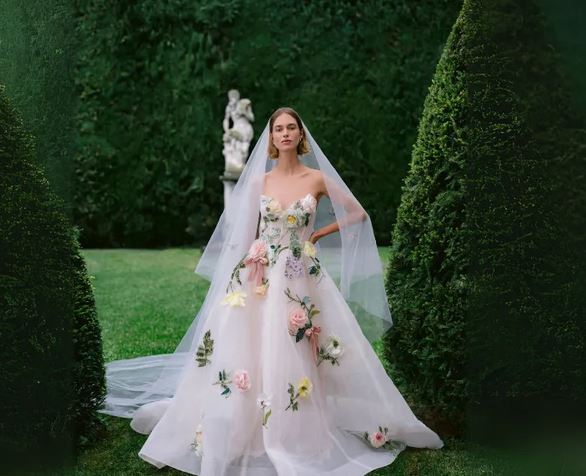 Bold Arrival: Monique Lhuillier Ready To Wear Evening Collection Now at L’elite Occasions in Boston