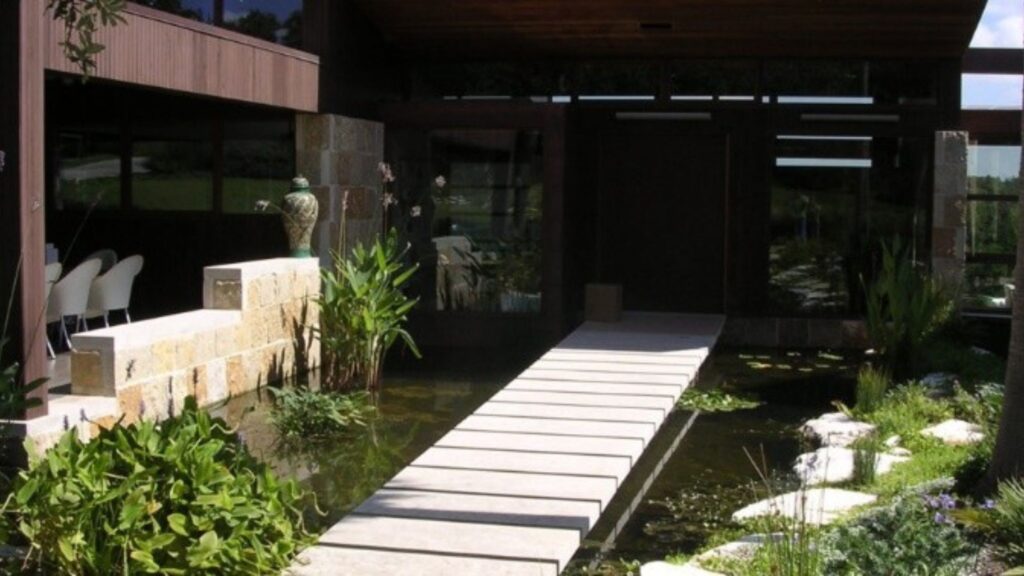 How Local Designers Turn Ordinary Yards Into Extraordinary Spaces?