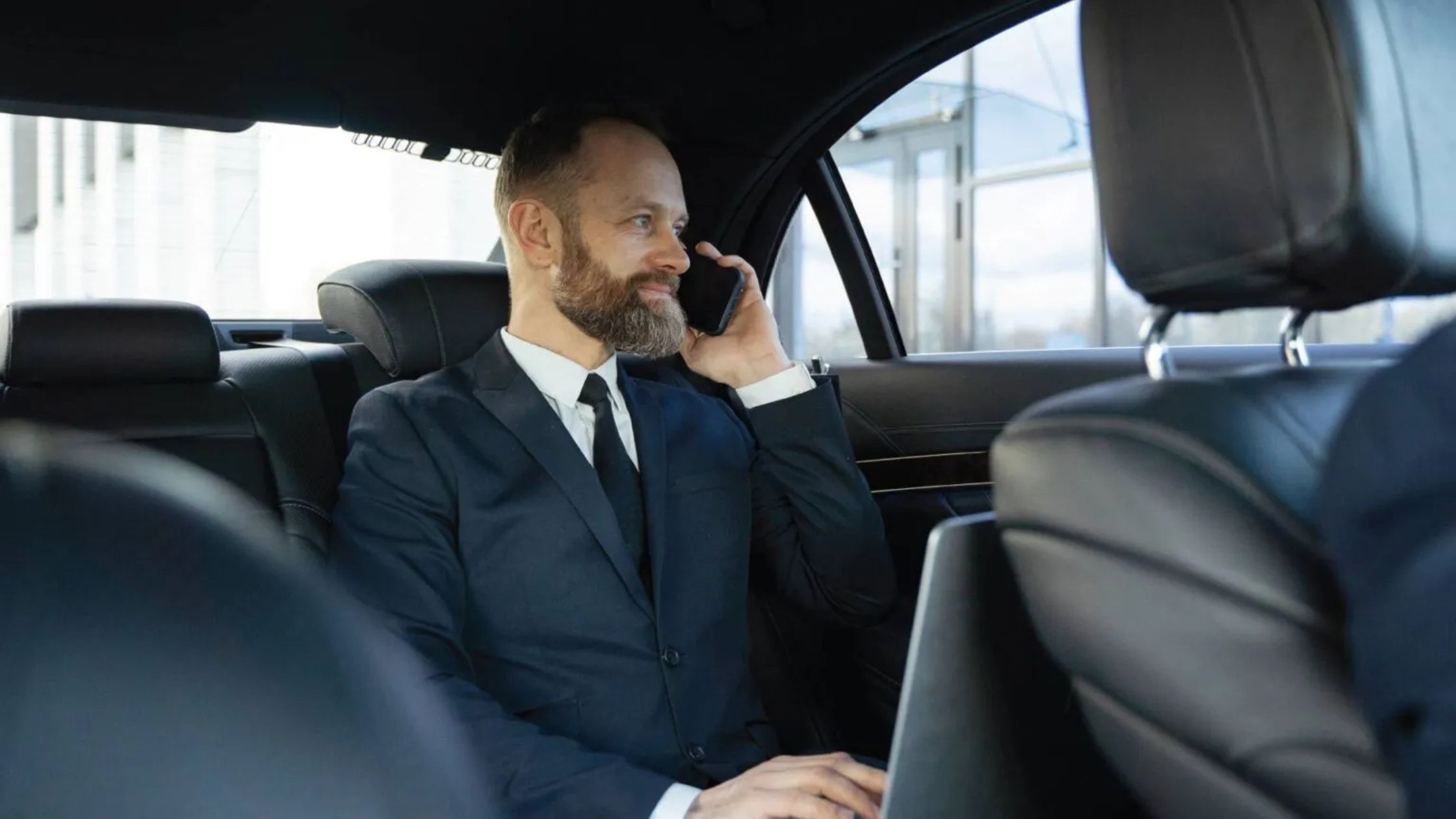 Is a Chauffeur Driven Car Service the Best Way to Travel To and From Reagan Airport?