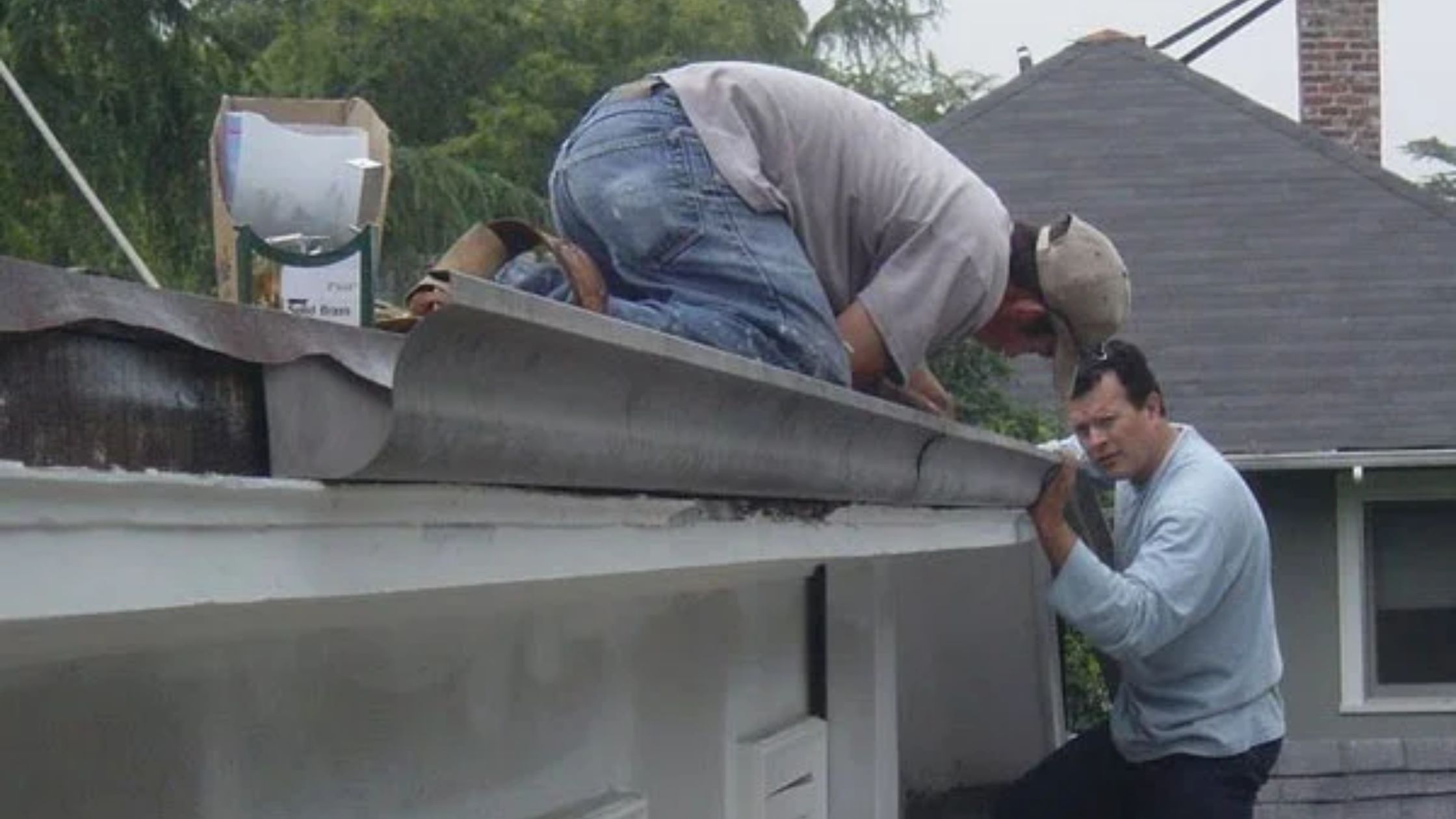 Seamless Gutter Installation in Los Angeles