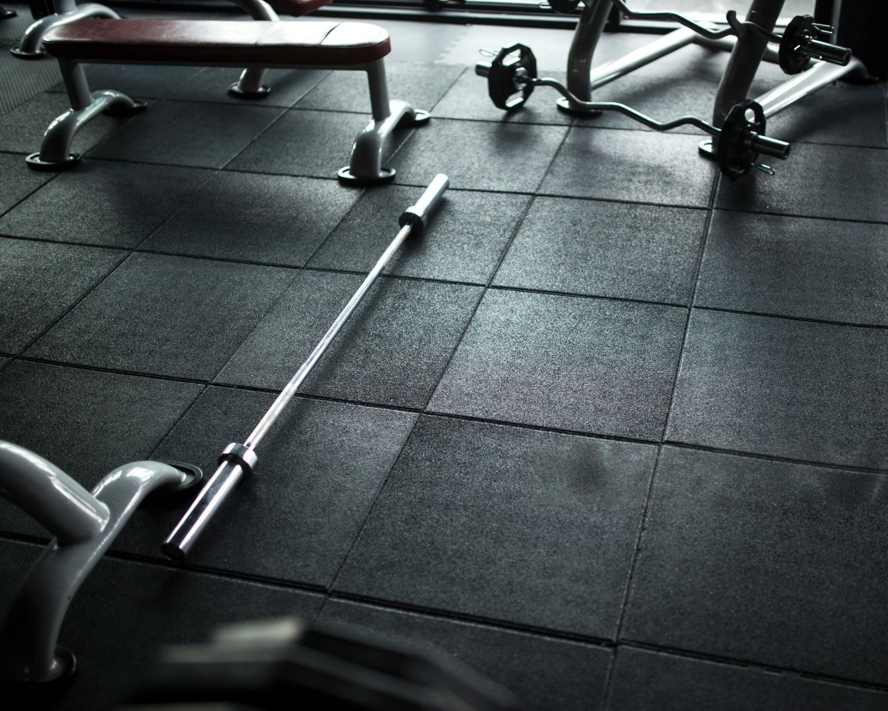 Why Interlocking Gym Flooring Wins for Renters and Temporary Setups